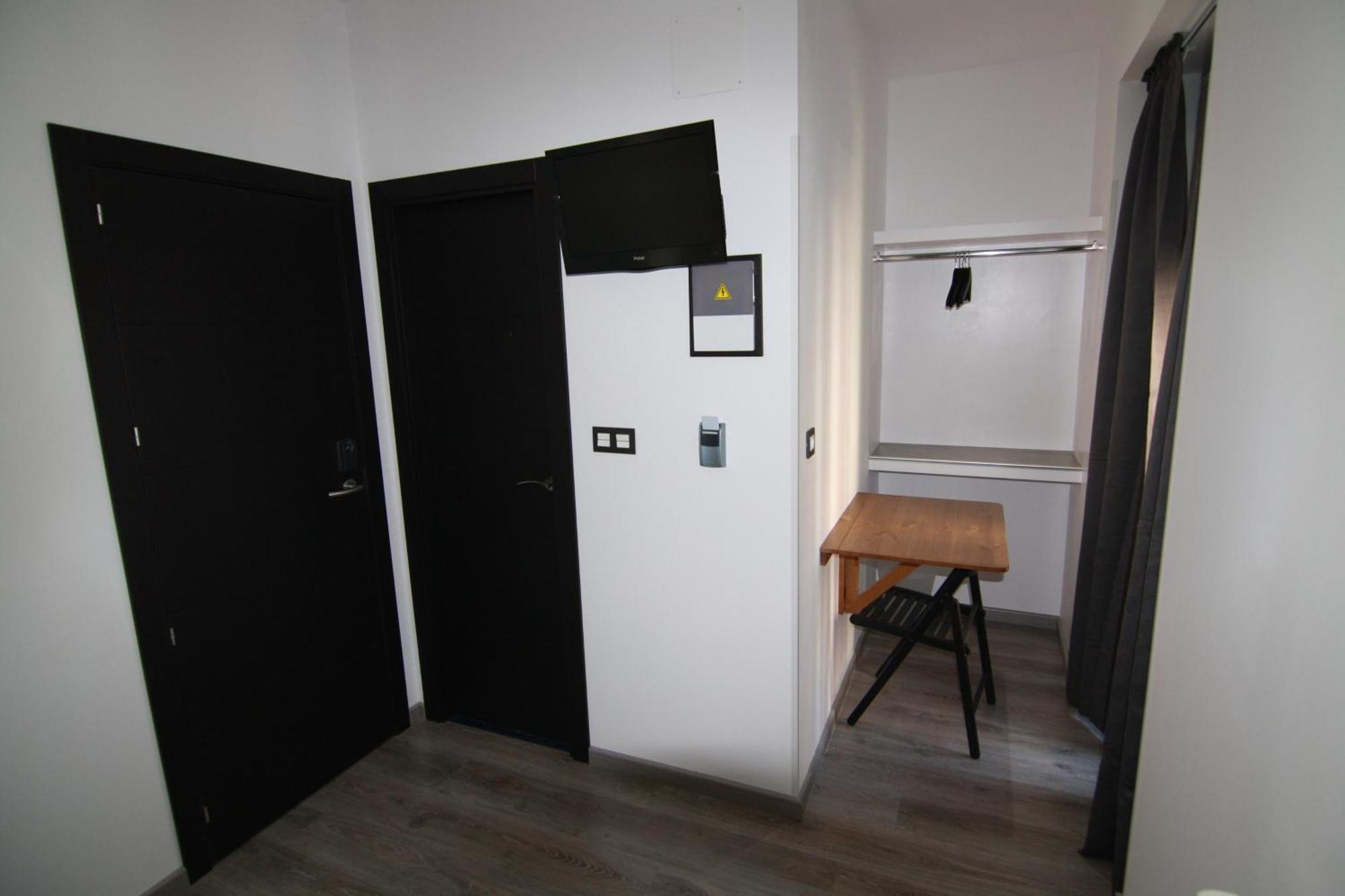 ホテル オスタル ビラガルシア マドリード エクステリア 写真 A room in the hostel
