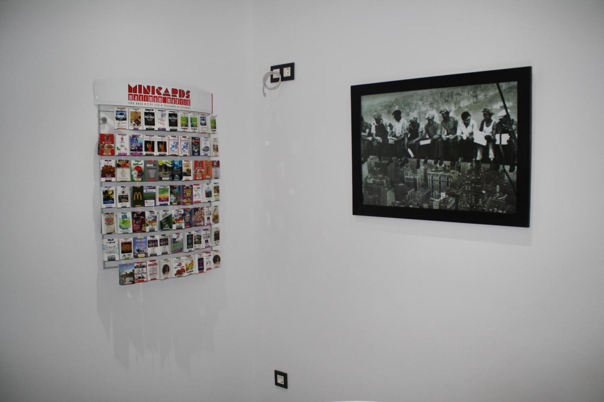ホテル オスタル ビラガルシア マドリード エクステリア 写真 Ken Garman's work at the 2008 Venice Biennale
